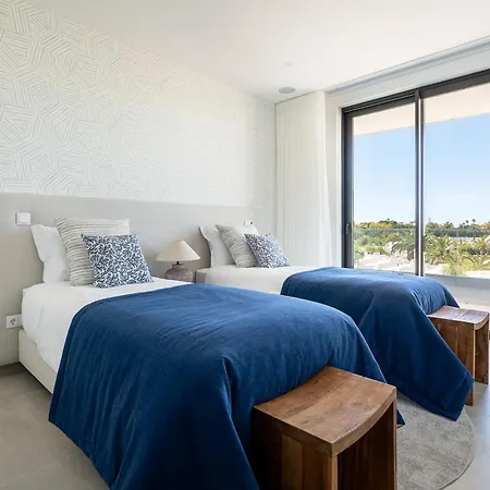 Sunlit Vista - Panoramic Balcony With Sea View *
